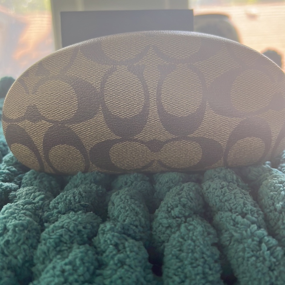 Coach hard shell sunglasses case - Picture 2 of 4